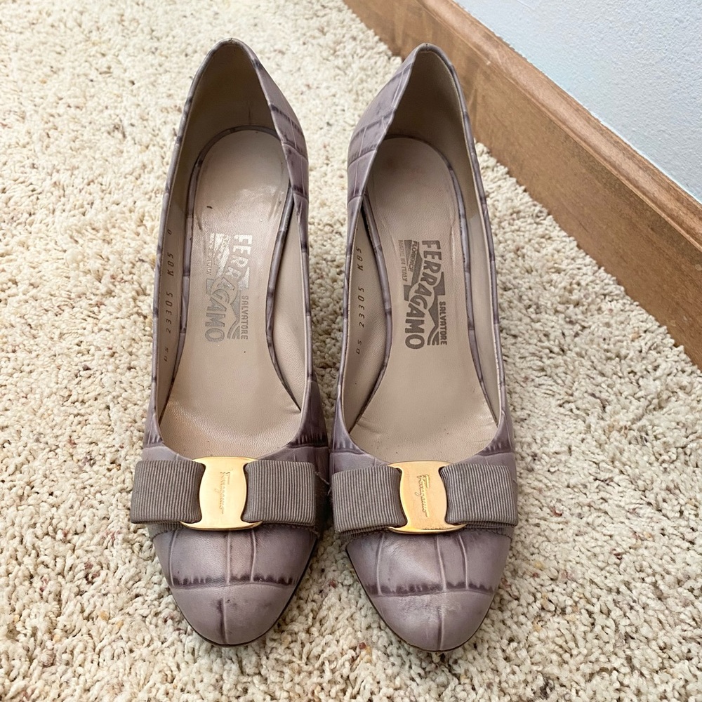 Ferragamo Pumps (authentic)